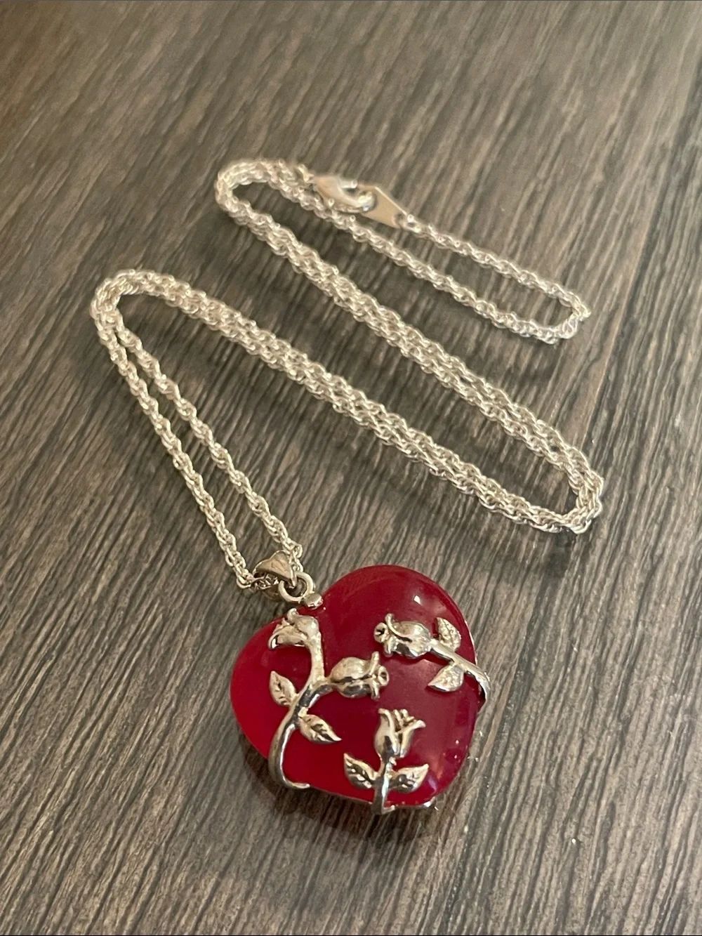Vibtage Style Red Heart with Roses Wrapping around Pendant- Silver-tone Chain